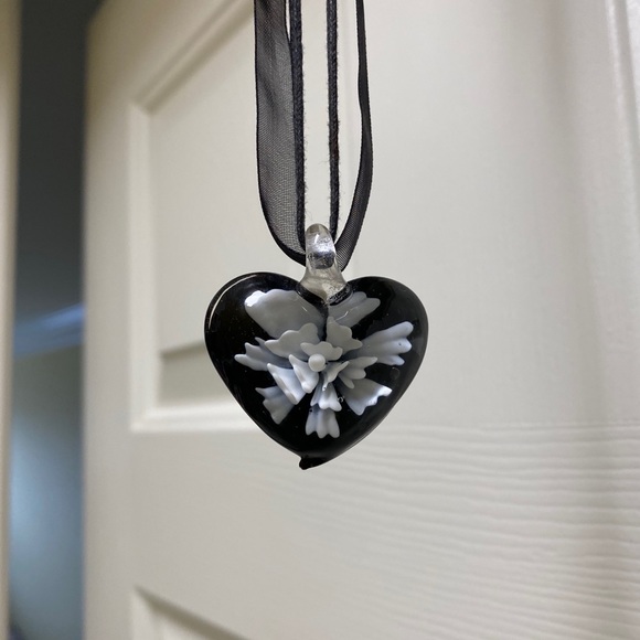 Jewelry - Heart Shaped Illusion Necklace